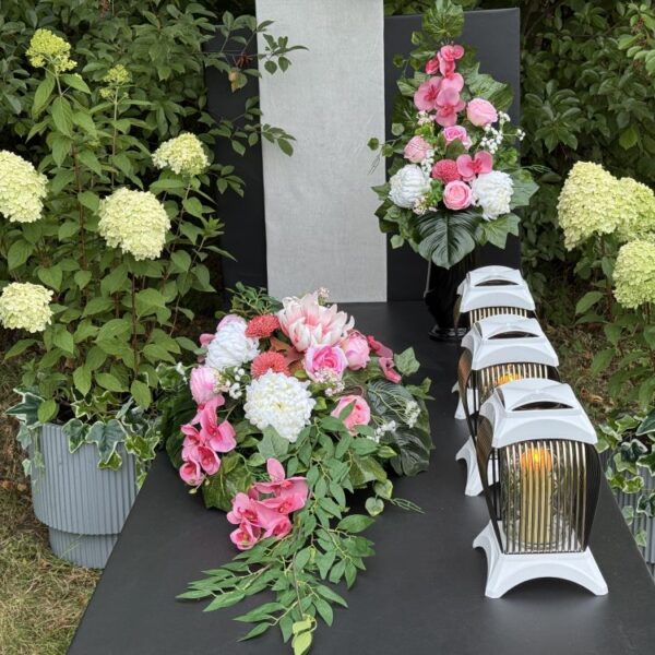 zestaw nagrobny stroik na cmentarz ze zniczami